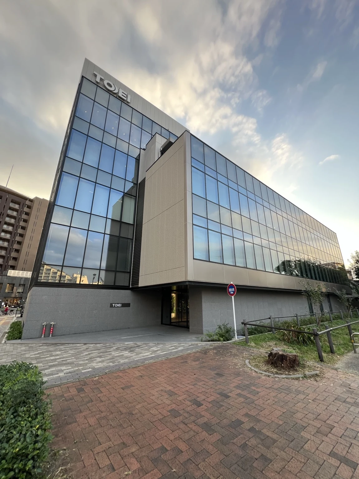 東栄住宅様 本社社屋